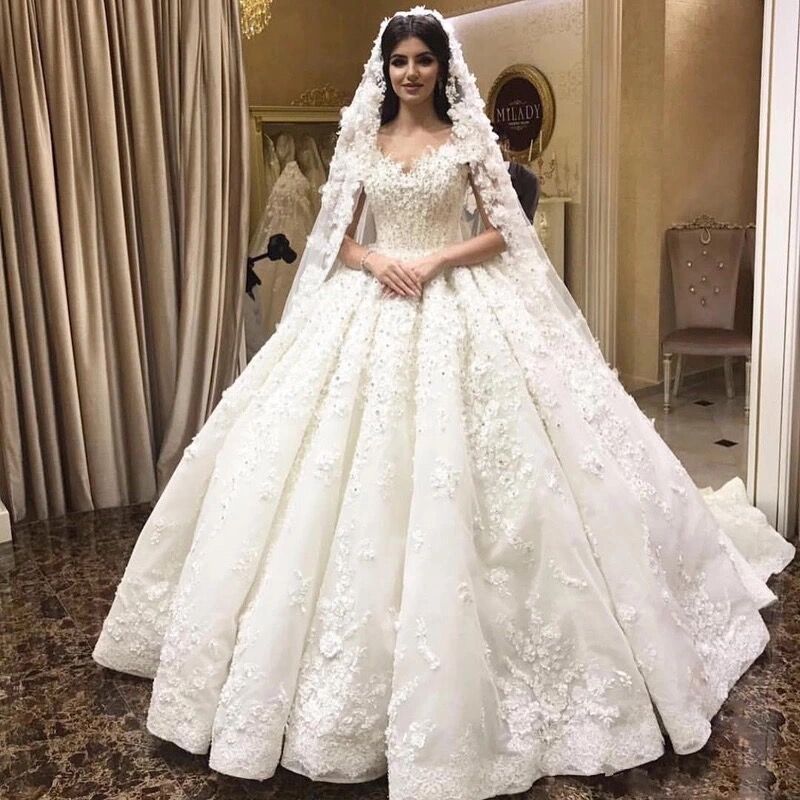 Ball Gown Sweetheart Fluffy Big Train Tulle Lace Flowers Appliques Beaded Luxury Formal Wedding Dresses Bridal Gowns SV02