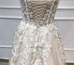 Boho Wedding Dress 2019 Sweetheart A-Line Crystal Beaded Lace Wedding Gown Long Train Beach Bridal Gown Vestido de Novia WN79