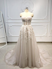 Boho Wedding Dress 2019 Sweetheart A-Line Crystal Beaded Lace Wedding Gown Long Train Beach Bridal Gown Vestido de Novia WN79