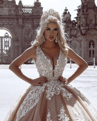 Robe De Mariee 2019 Sexy Deep-V-Neck Ball Gown Wedding Dress Sleeveless Appliques Long Train Beidal Wedding Gowns