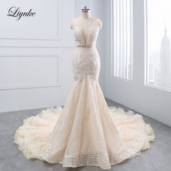 Liyuke Strapless Of  A-Line Wedding Dress With Tiered Skirt Of Court Train Wedding Gown