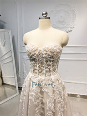 Boho Wedding Dress 2019 Sweetheart A-Line Crystal Beaded Lace Wedding Gown Long Train Beach Bridal Gown Vestido de Novia WN79