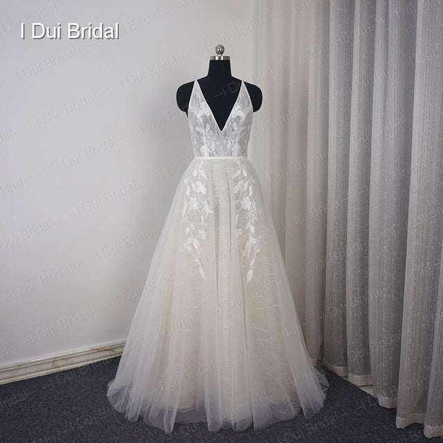V Neck Beach Wedding Dress Real Price Lace Appliqued Illusion Bare Back Bridal Gown 2019 New
