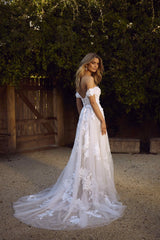 Lace Beach Wedding Dresses 2019 Off the Shoulder Appliques A Line Boho Bride Dress Princess Wedding Gown Robe De Mariee