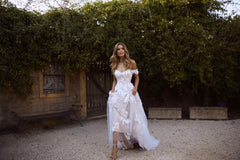 Lace Beach Wedding Dresses 2019 Off the Shoulder Appliques A Line Boho Bride Dress Princess Wedding Gown Robe De Mariee
