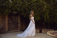 Lace Beach Wedding Dresses 2019 Off the Shoulder Appliques A Line Boho Bride Dress Princess Wedding Gown Robe De Mariee