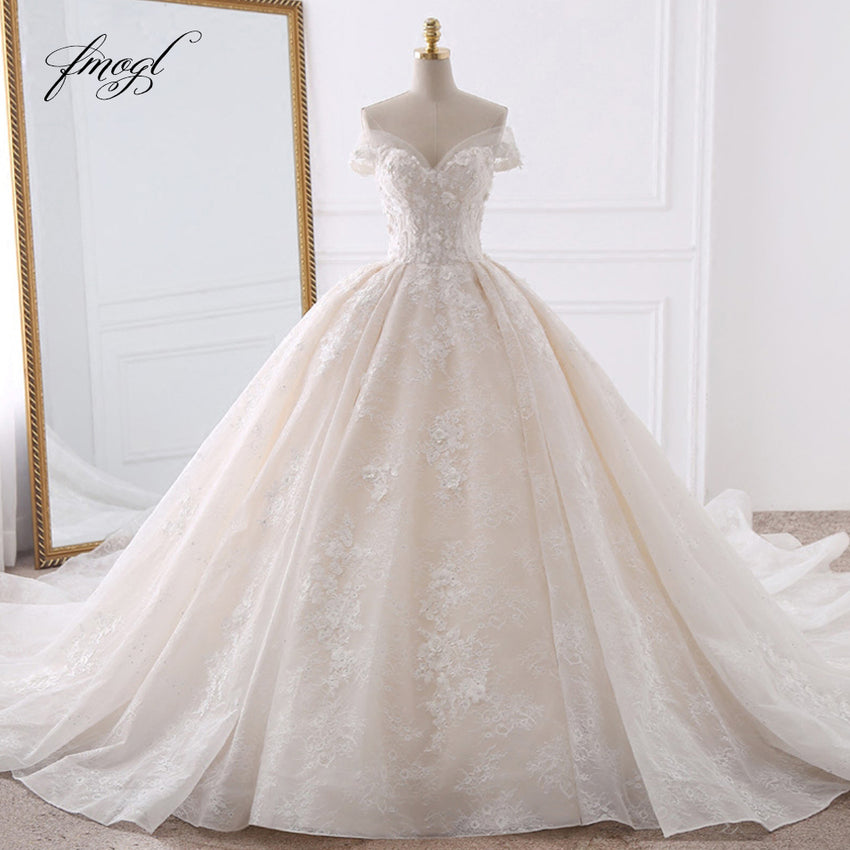 Fmogl Sexy Sweetheart Lace Ball Gown Wedding Dresses 2019 Applique Beaded Flowers Chapel Train Bride Gown Vestido De Noiva